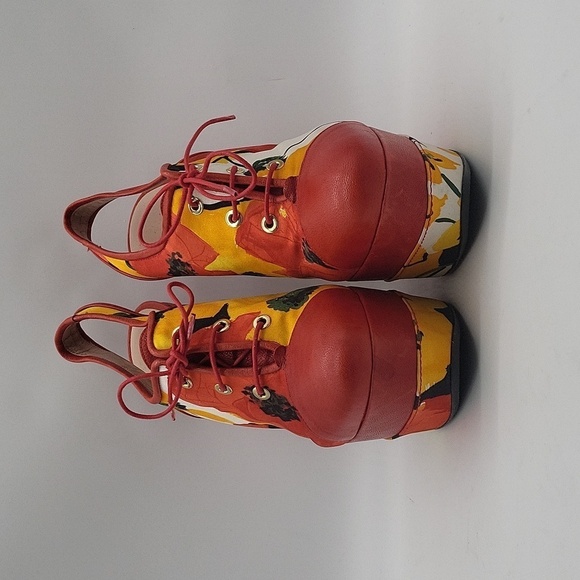 1053- Stuart Weitzman Red Floral Lace-Up Platform Wedge Heels Size 9 - Picture 7 of 17